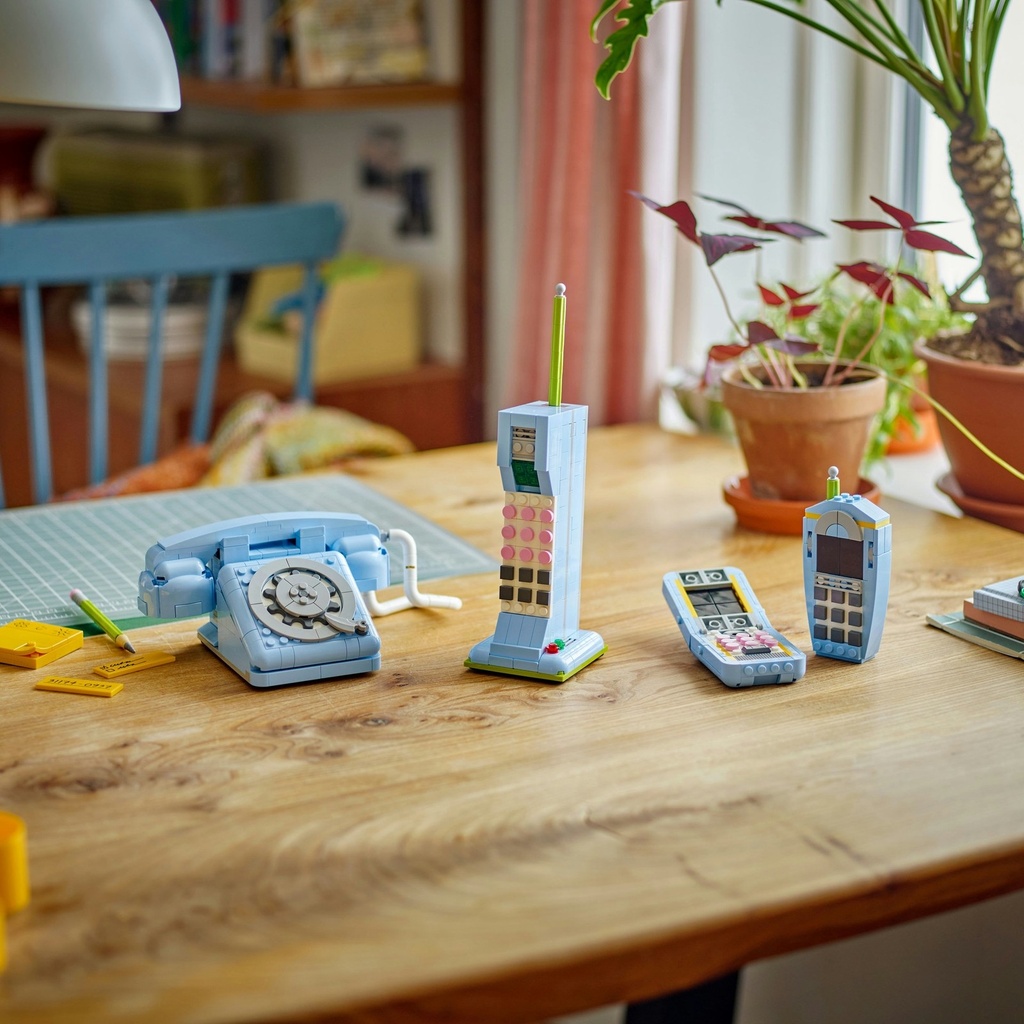LEGO 31174 Retro Telephone - Creator 3-in-1